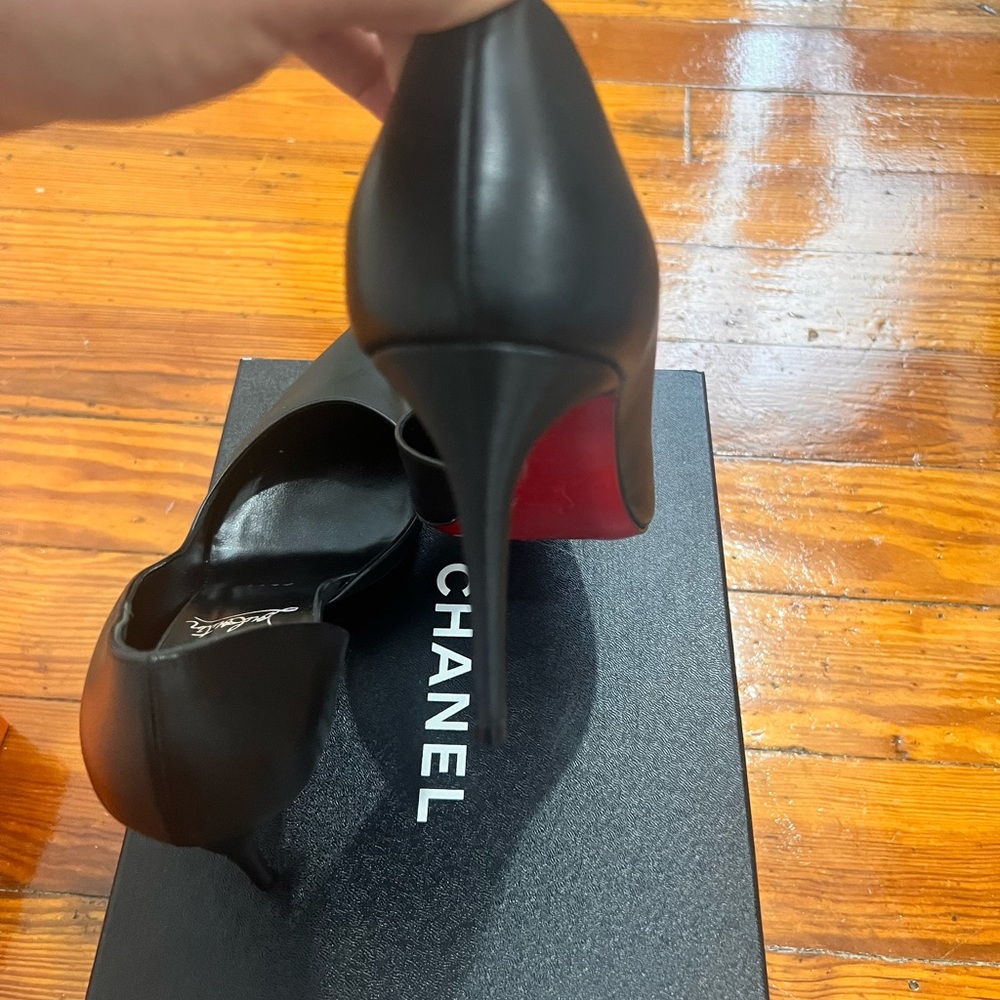 Brand new Red sole size 38.5